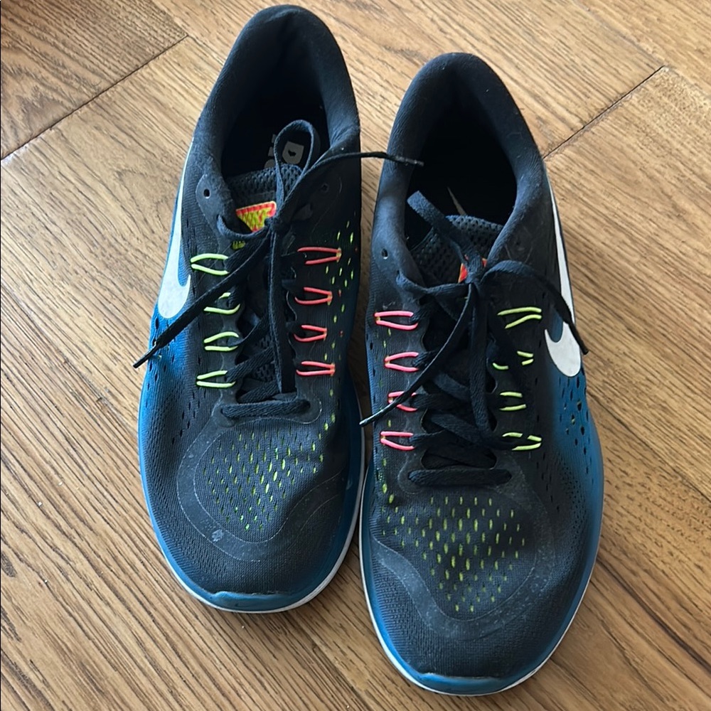 Nike Black and Blue Athletic Sneakers